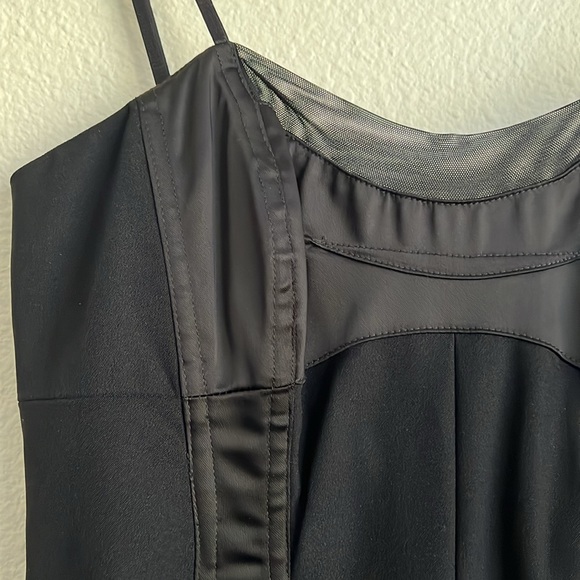 NWOT Nicole Miller Collection | Form-Fitting Cocktail Dress with Detail - Black - Picture 6 of 10